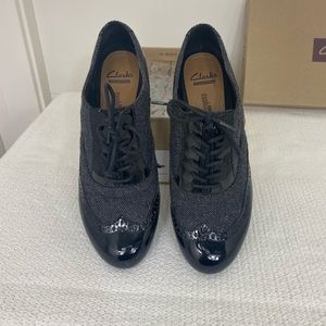 Clarks “bayham rose” lace up oxfords, 7.5